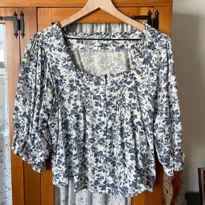 Cupcakes & Cashmere White & Blue Floral Blouse